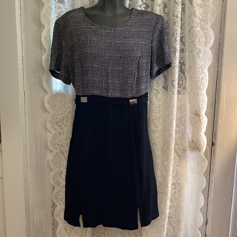 Vintage short sleeved dress size 14P